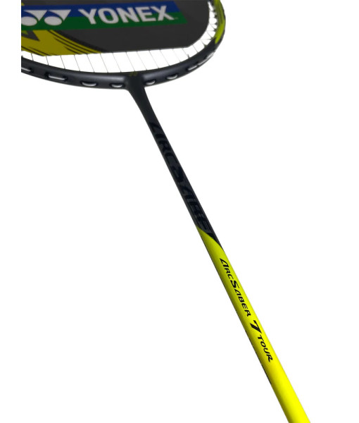 Raquette Yonex Saber 7 Tour 4UG5, Noir/Jaune